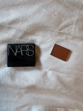 NARS single eyeshadow in Nouméa
